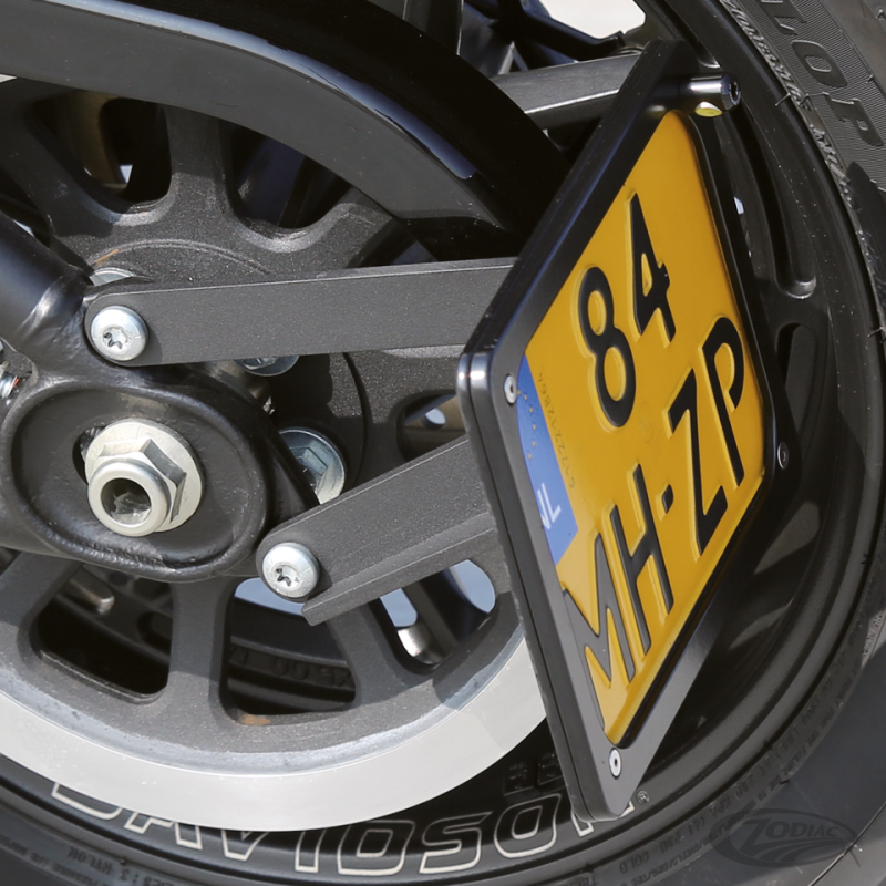 SUPPORTS DE PLAQUE ET PLAQUE LATERALE